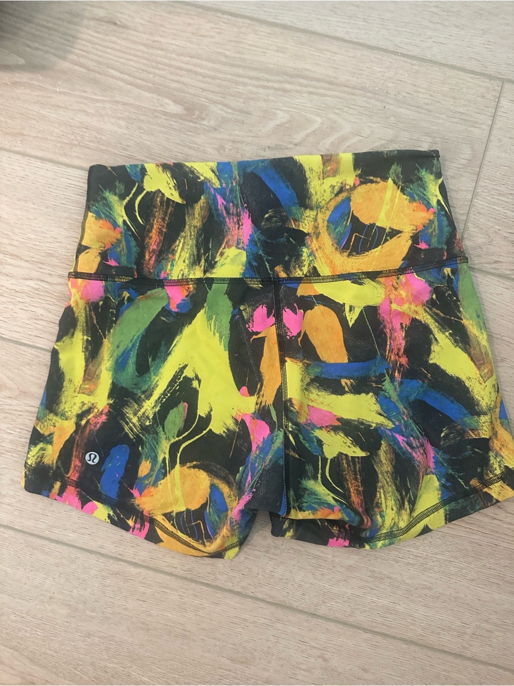 Lululemon size 10 4 inch wunder shorts - Picture 2 of 3